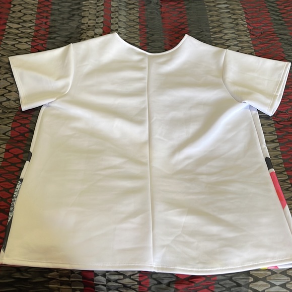 XL Urban top from Rue 21 - Picture 2 of 4